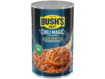 Bush's Best Chili Magic canned chili starter with tender pinto beans in mild chili sauce for wholesale foodservice distribution.